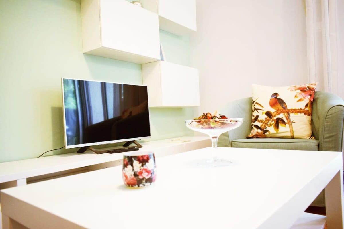 Stylish Apt In The Historic Heart Of The City เอเธนส์ ภายนอก รูปภาพ