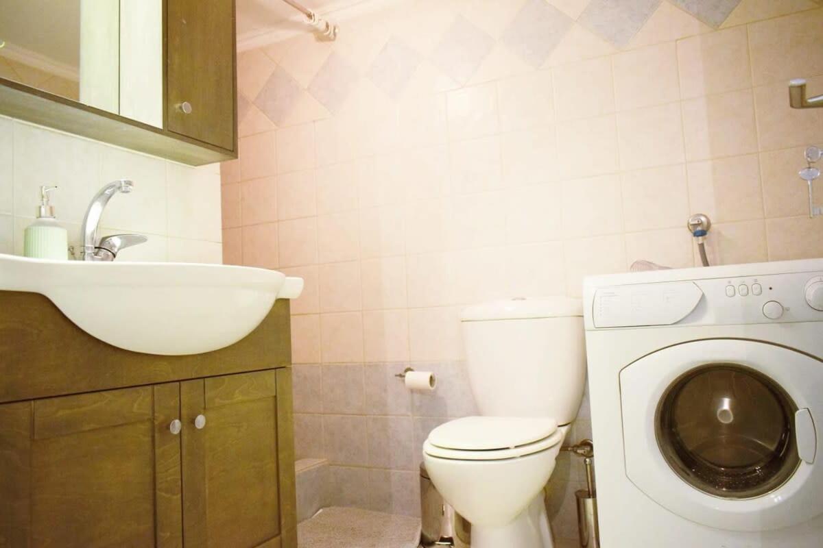Stylish Apt In The Historic Heart Of The City เอเธนส์ ภายนอก รูปภาพ