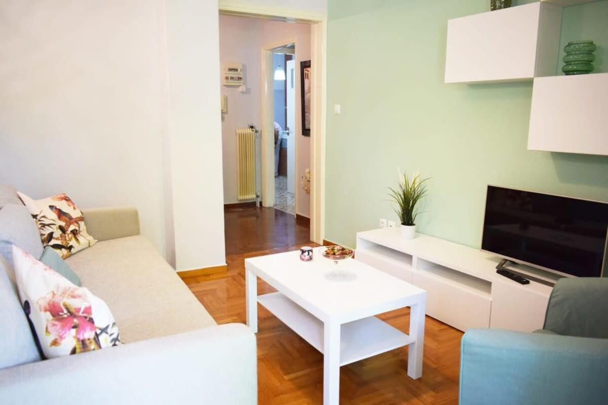 Stylish Apt In The Historic Heart Of The City เอเธนส์ ภายนอก รูปภาพ